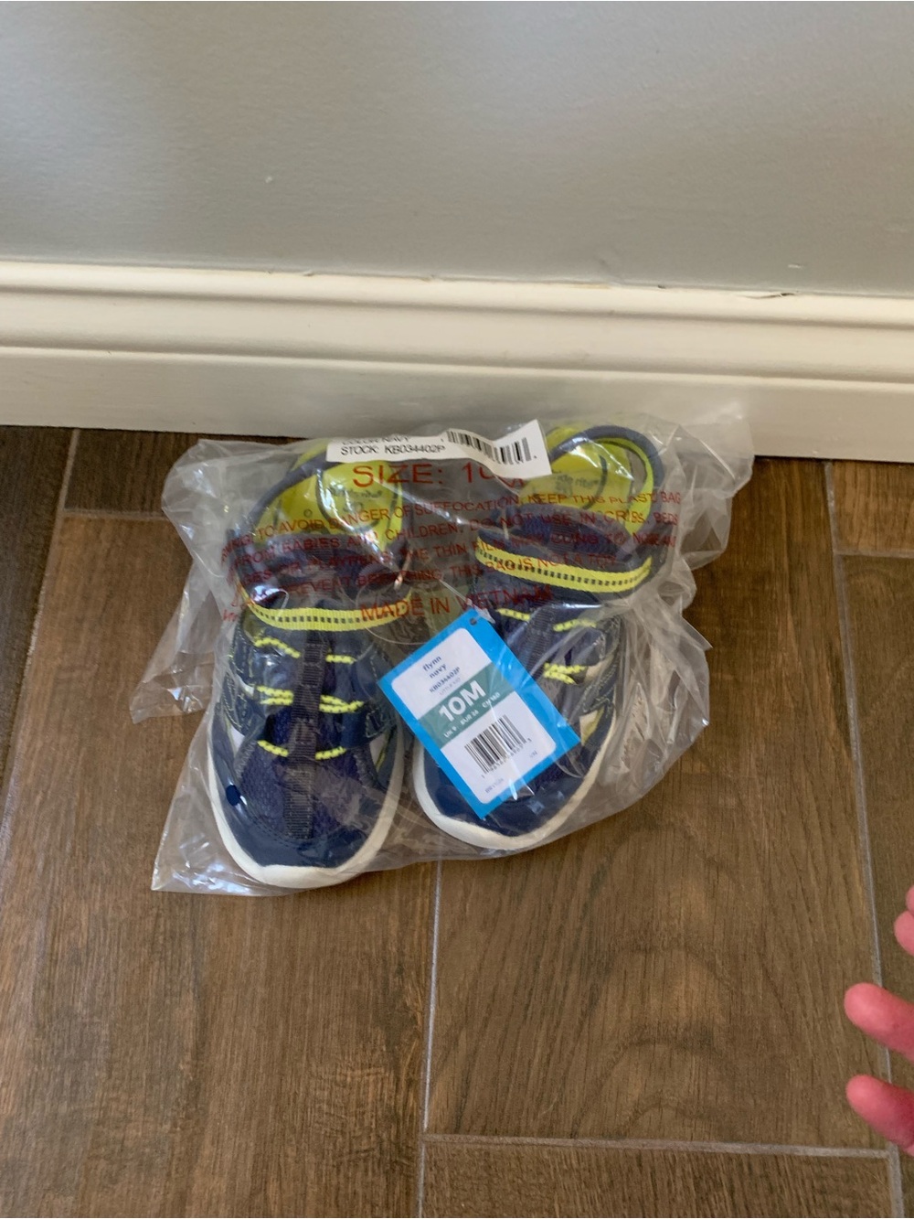 NEWStride Rite Finn Sneaker Sandals Size 10